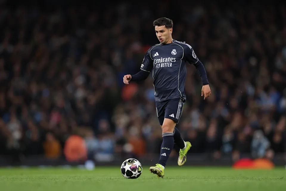 力压沙特门将奥韦斯，巴尔韦德当选FIFA全场最佳球员