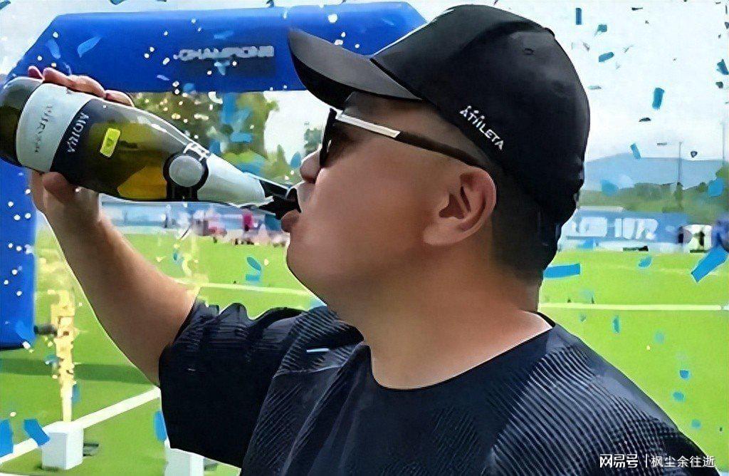 记者：间歇期前遭遇伤病的海牛外援斯特兰德贝里已恢复训练