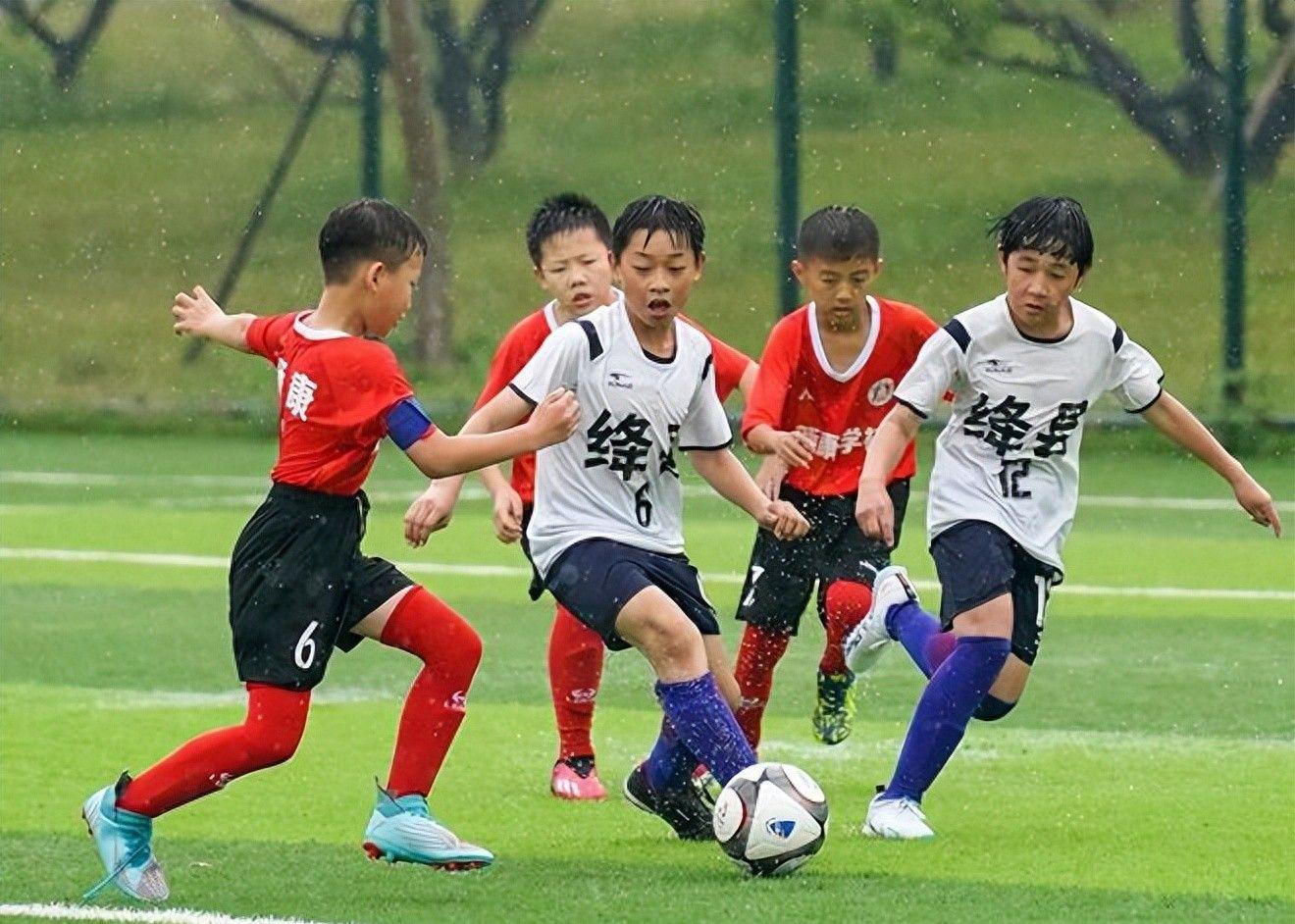 队报：里昂将以550万欧签下多特蒙德边锋迪朗维尔