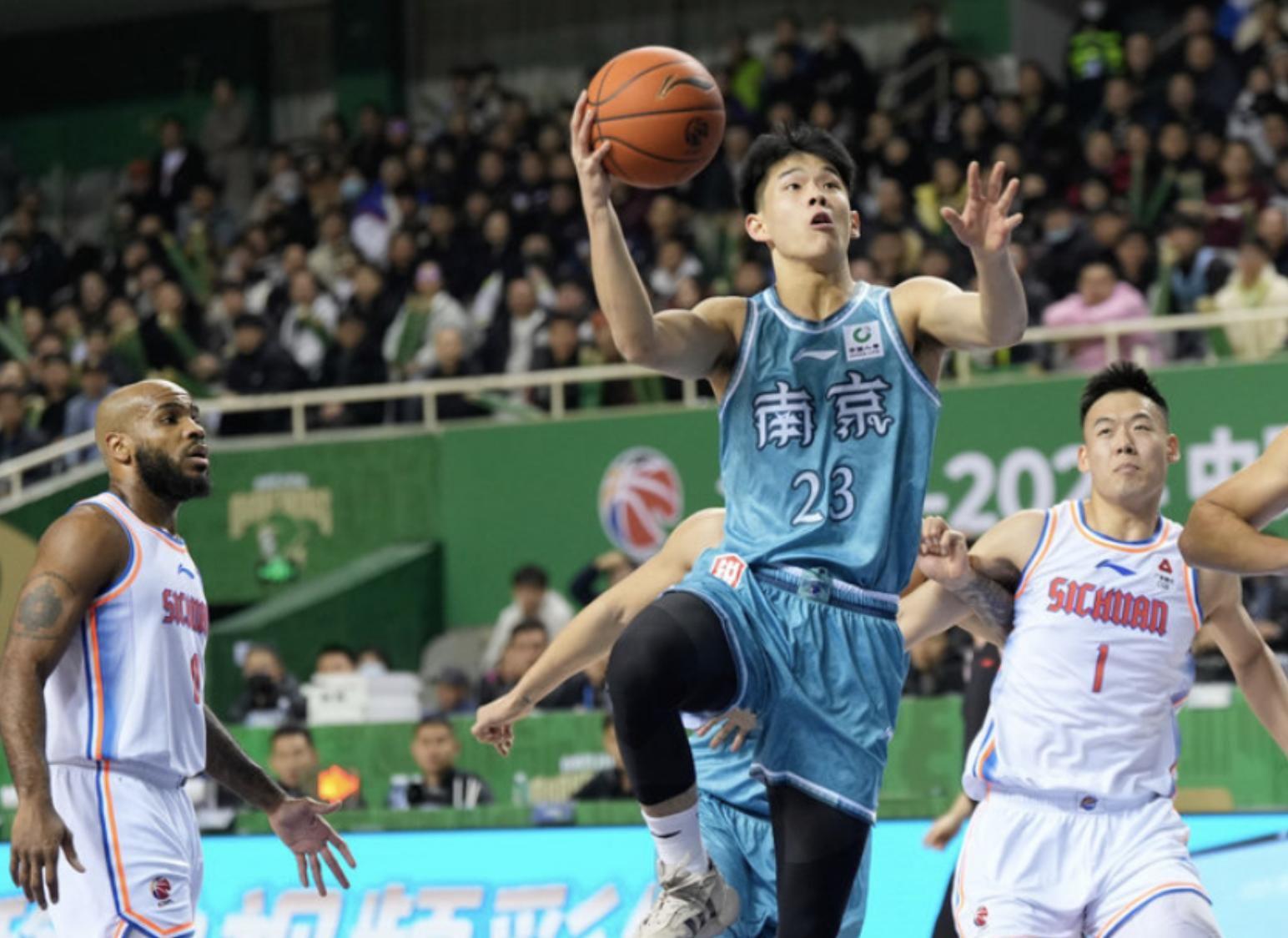 每体：国际足联将取消VAR裁判赛前摆拍