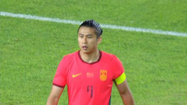 官方：布莱顿签下奥林匹亚科斯后卫科斯蒂尼亚，双方签约5年