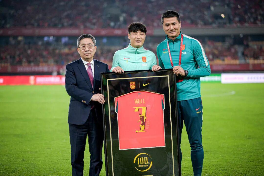 拦下西班牙绝杀 佛得角后卫10年前还是白领 未回邮件险错过世界杯