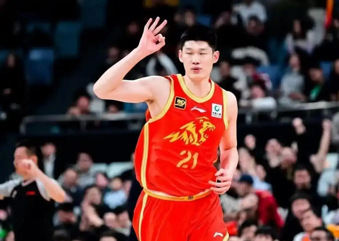 “上海银行”杯新民晚报国际中学生足球赛落幕，足球少年离偶像亚马尔又近一些